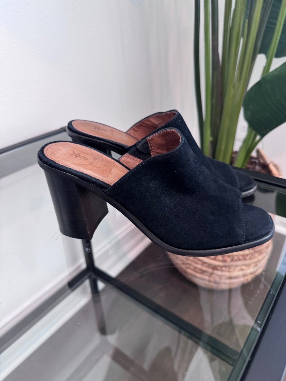 FRYE Women’s Black Suede Slip on Open Toe Mule W/Block Heel Size 7